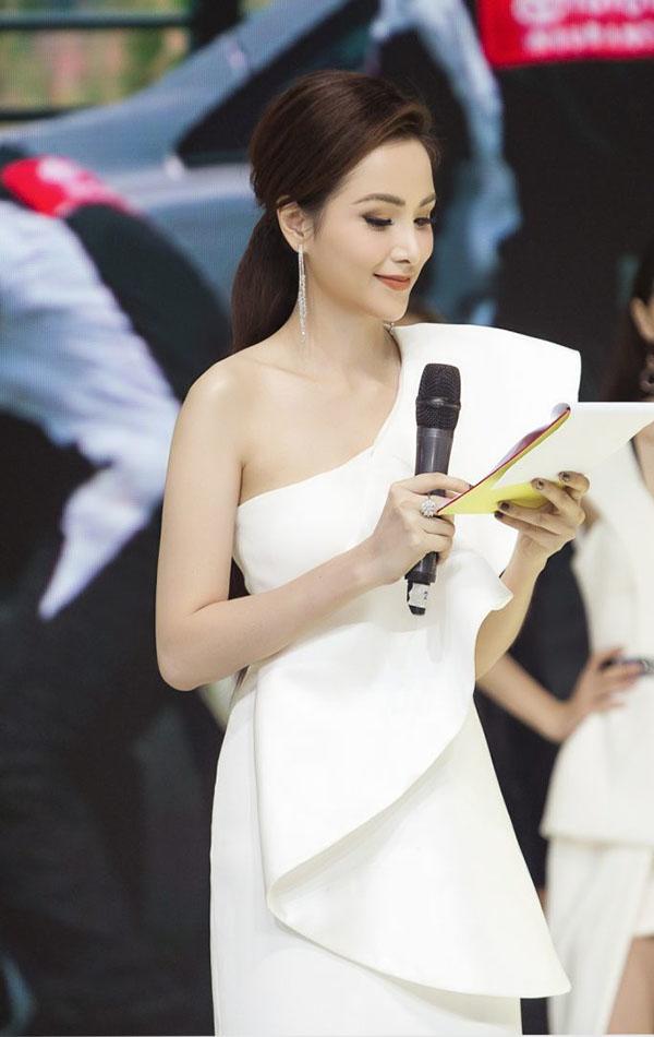 Tiết lộ vừa giảm 20kg, nhưng HH Diễm Hương vẫn im lặng trước gương mặt đầy khác lạ của mình-6