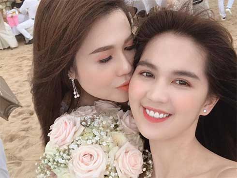 Cầm hoa giả mà hít hà như thật, Ngọc Trinh được dân mạng khen hết lời khả năng diễn xuất-1