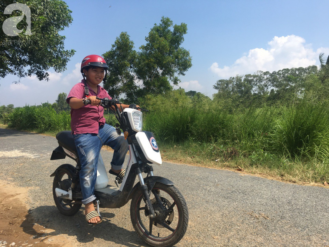 Mẹ bỏ đi lấy chồng, điều ước của bé trai 12 tuổi sống với người cha khờ bệnh tật khiến ai cũng xúc động-3