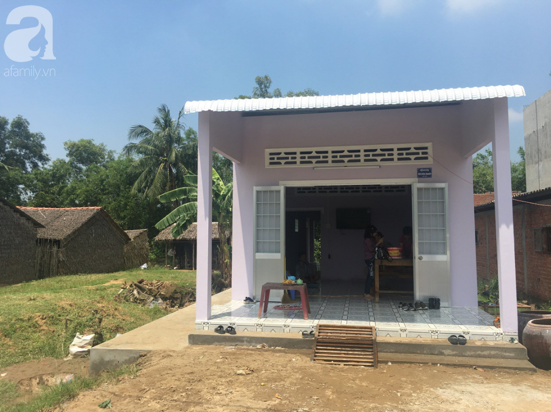 Mẹ bỏ đi lấy chồng, điều ước của bé trai 12 tuổi sống với người cha khờ bệnh tật khiến ai cũng xúc động-1