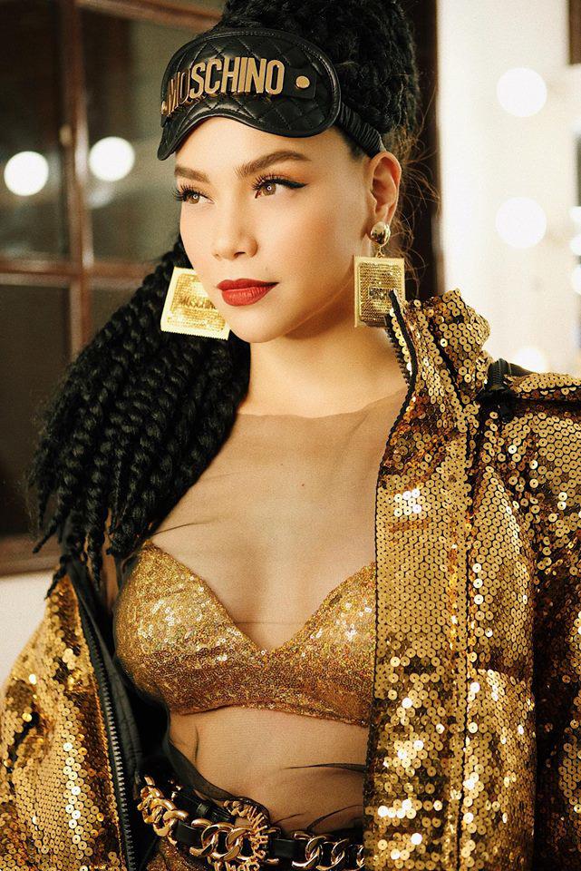 Hồ Ngọc Hà đeo đồ bịt mắt ra đường giống hệt như siêu mẫu Gigi Hadid-1