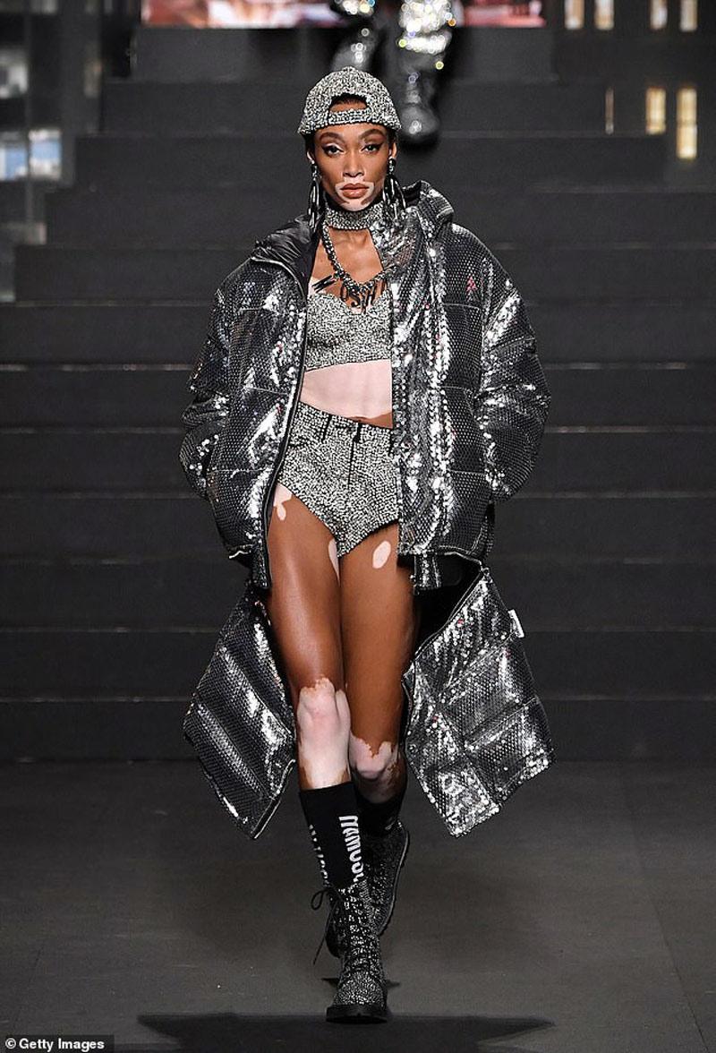Hồ Ngọc Hà đeo đồ bịt mắt ra đường giống hệt như siêu mẫu Gigi Hadid-12