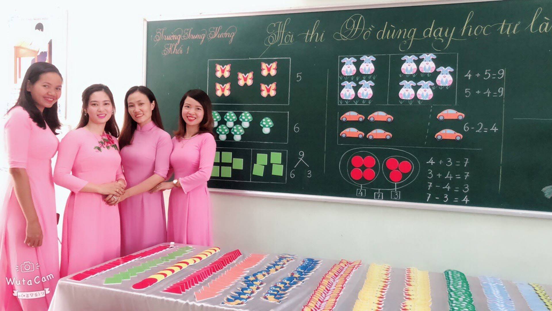 Các cô giáo viết đẹp hơn đánh máy ở Quảng Trị tiếp tục gây sốt với khả năng sáng tạo đồ dùng dạy học không giới hạn-1