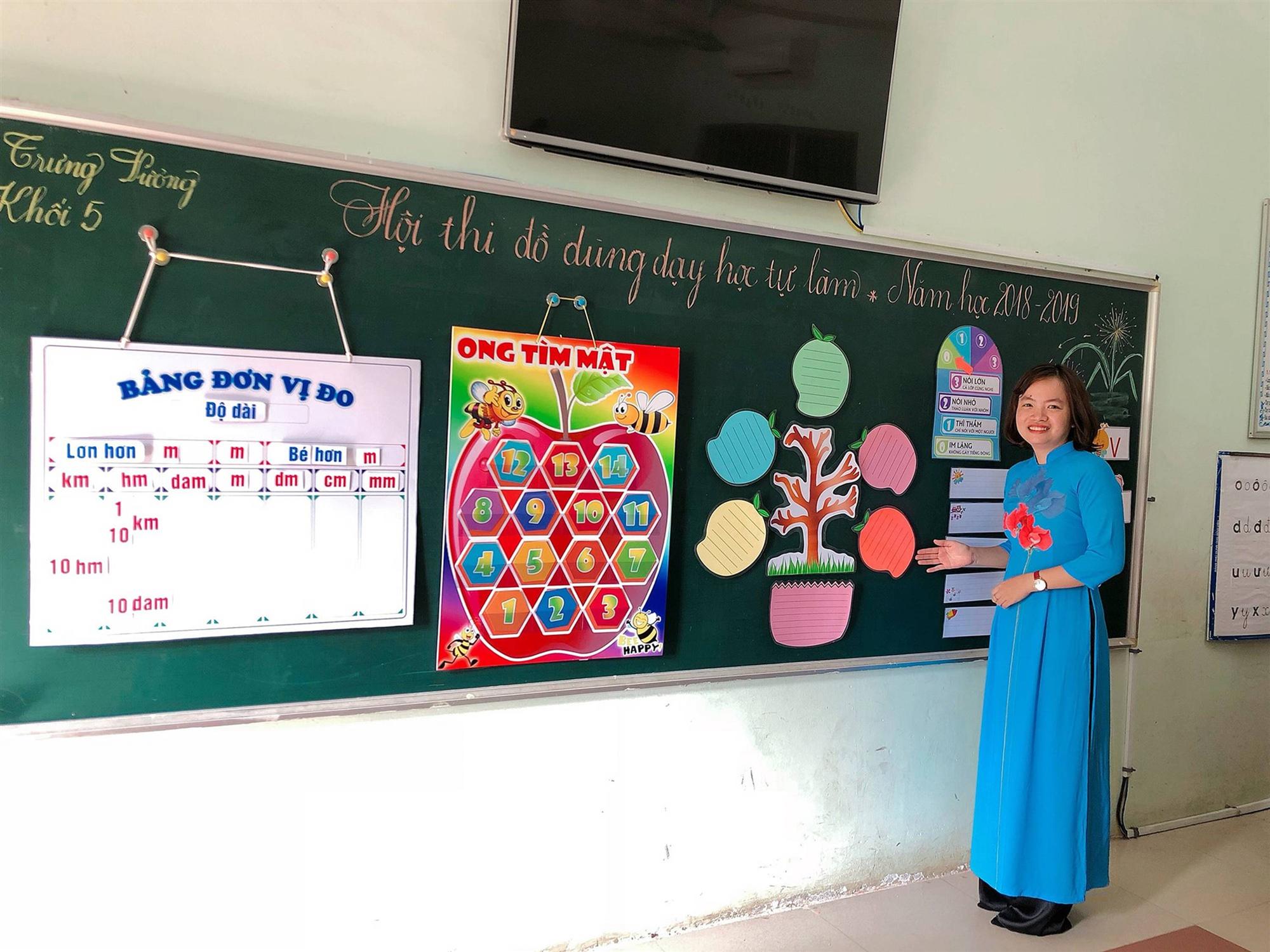 Các cô giáo viết đẹp hơn đánh máy ở Quảng Trị tiếp tục gây sốt với khả năng sáng tạo đồ dùng dạy học không giới hạn-3