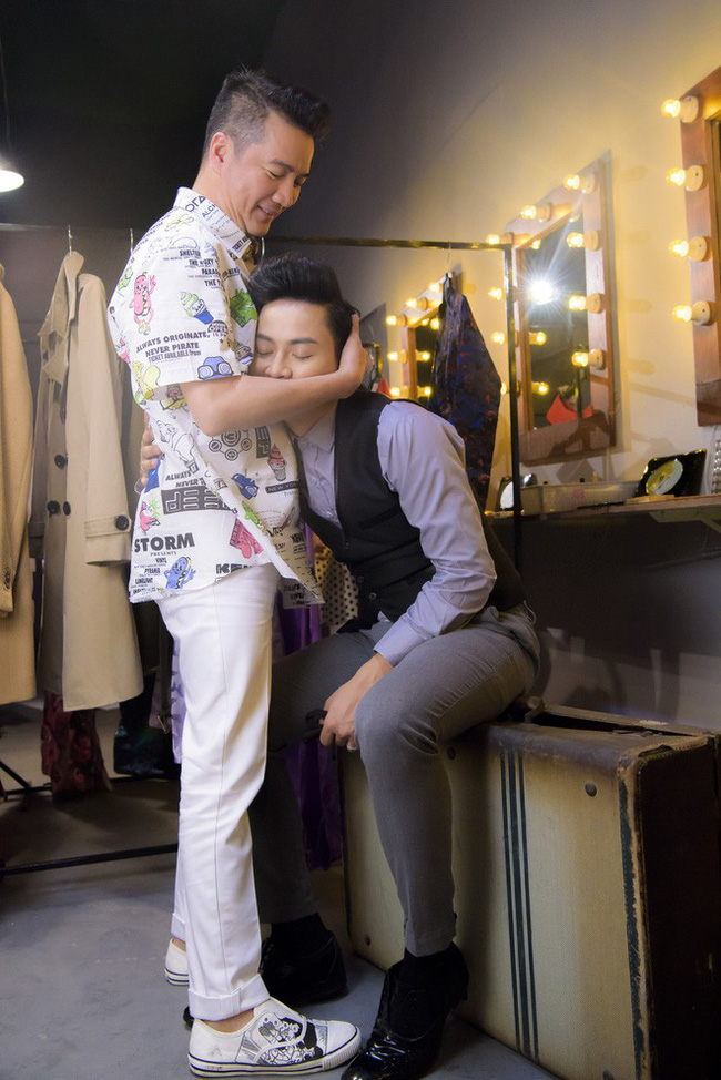 Bước ngoặt khiến Đàm Vĩnh Hưng bất lực nhìn Hoài Lâm suy sụp: Khóc nức nở, quỳ dưới chân xin lỗi khi ra đi!-5