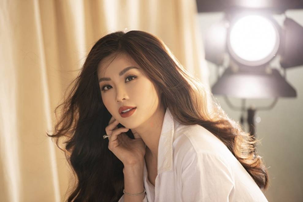 Á hậu Diễm Trang tung bộ ảnh với thần thái mợ chảnh khoe nhan sắc ngày càng mặn mà-3