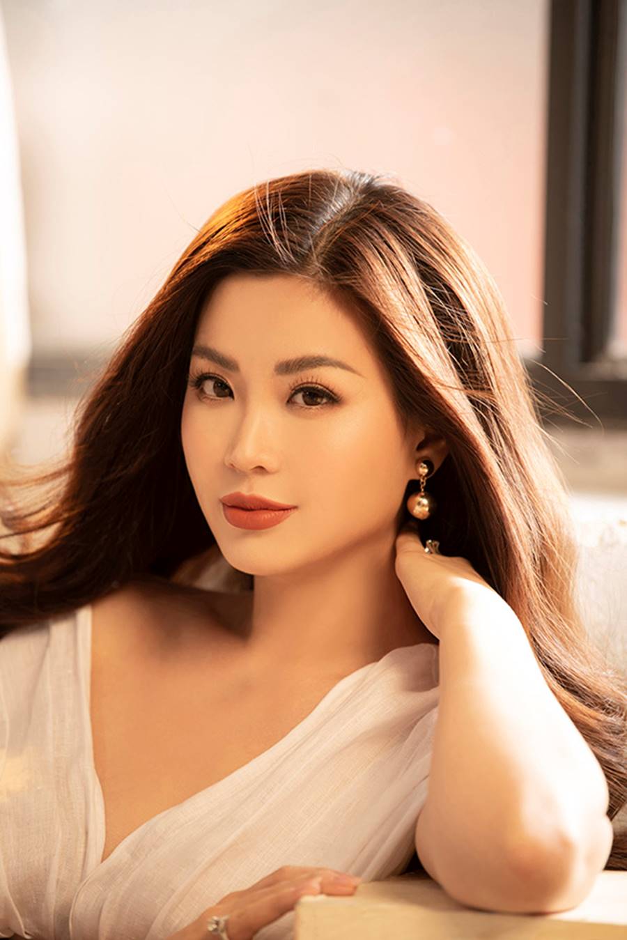 Á hậu Diễm Trang tung bộ ảnh với thần thái mợ chảnh khoe nhan sắc ngày càng mặn mà-6