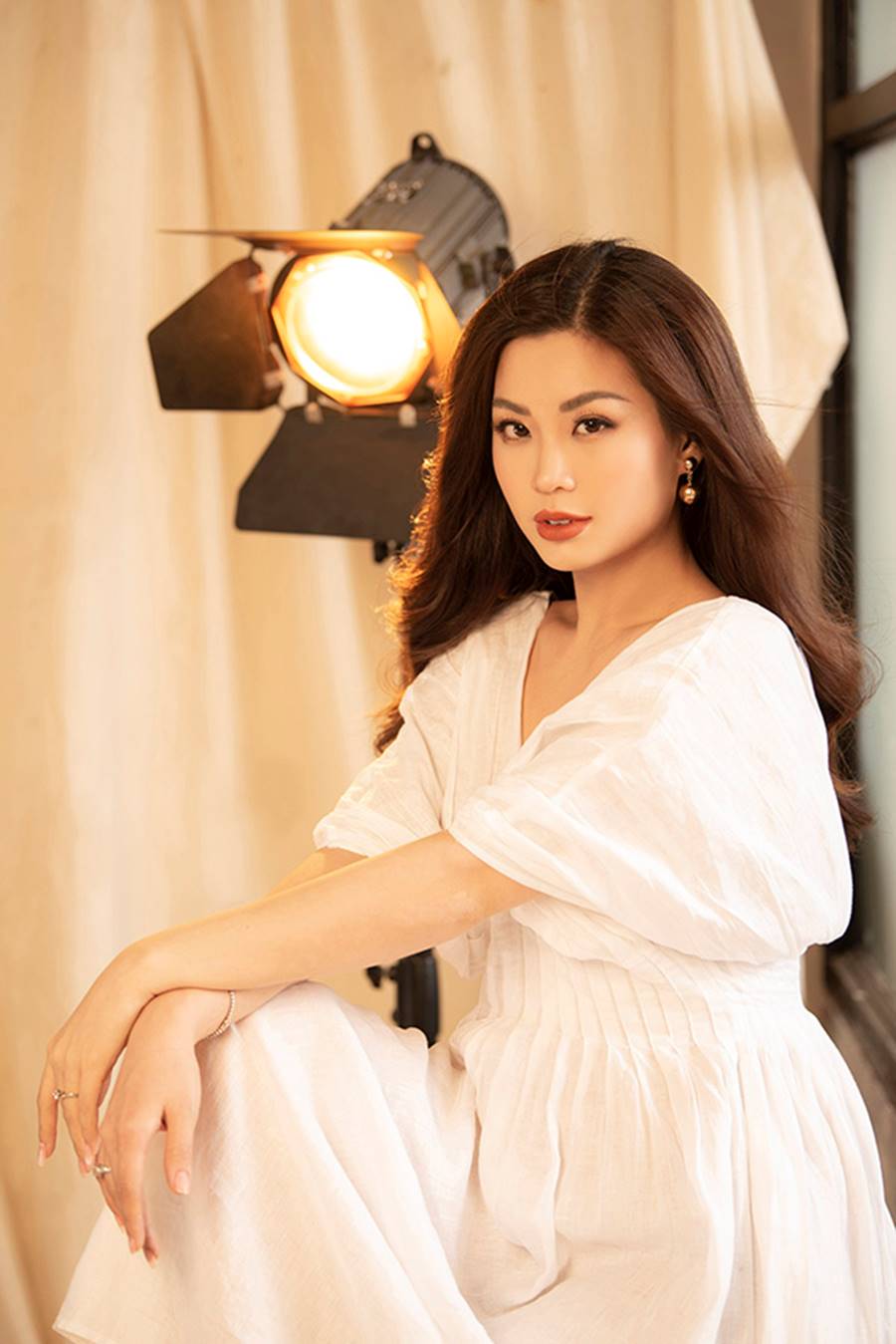 Á hậu Diễm Trang tung bộ ảnh với thần thái mợ chảnh khoe nhan sắc ngày càng mặn mà-8