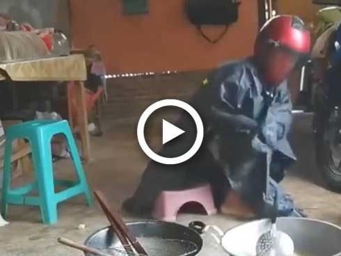 Chồng vào bếp nhưng cái kết khiến cư dân mạng phải thốt lên 