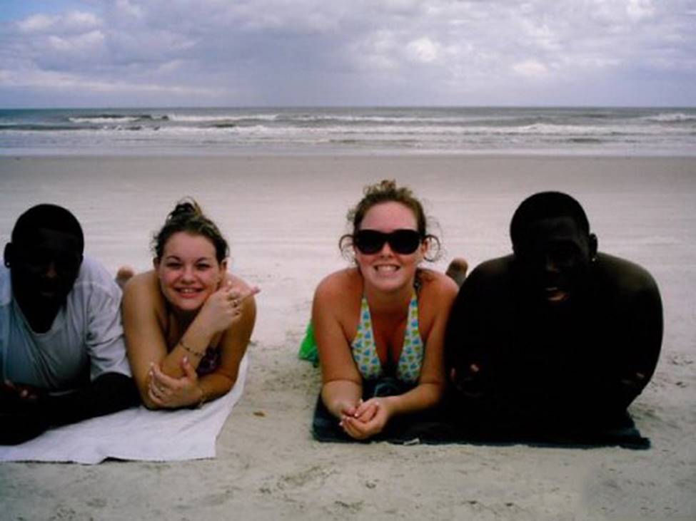 Cười ra nước mắt với những cặp đôi hoàn cảnh này-1