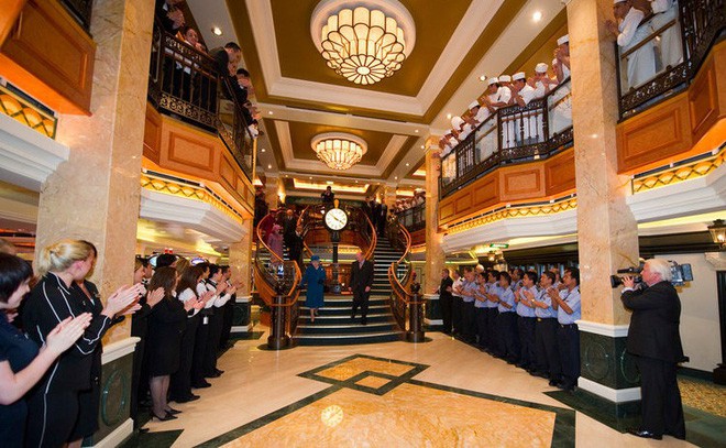 Lột trần sự thật không như là phim khi nghỉ dưỡng trên du thuyền đắt tiền-14