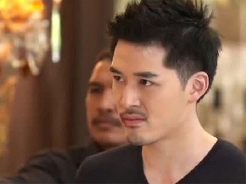 Hai chiếc áo sơ mi lạ và bí mật động trời của bạn trai nhất quyết muốn