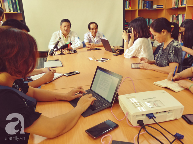 Đã xác định nguyên nhân ban đầu vụ hàng chục trẻ em bị ngộ độc sau khi ăn bánh mì chà bông gà ở TP.HCM-2