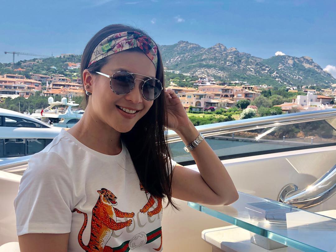 Sự nghiệp không phải dạng vừa của nữ trợ lý tử nạn cùng chủ tịch Leicester - Á hậu Hoàn vũ Thái Lan-6