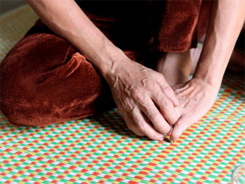 Vụ bố đẻ thừa nhận xâm hại con gái đến mang thai: Cuộc đời bất hạnh khi lấy phải người chồng nát rượu và nỗi đau đớn, tự trách của người vợ