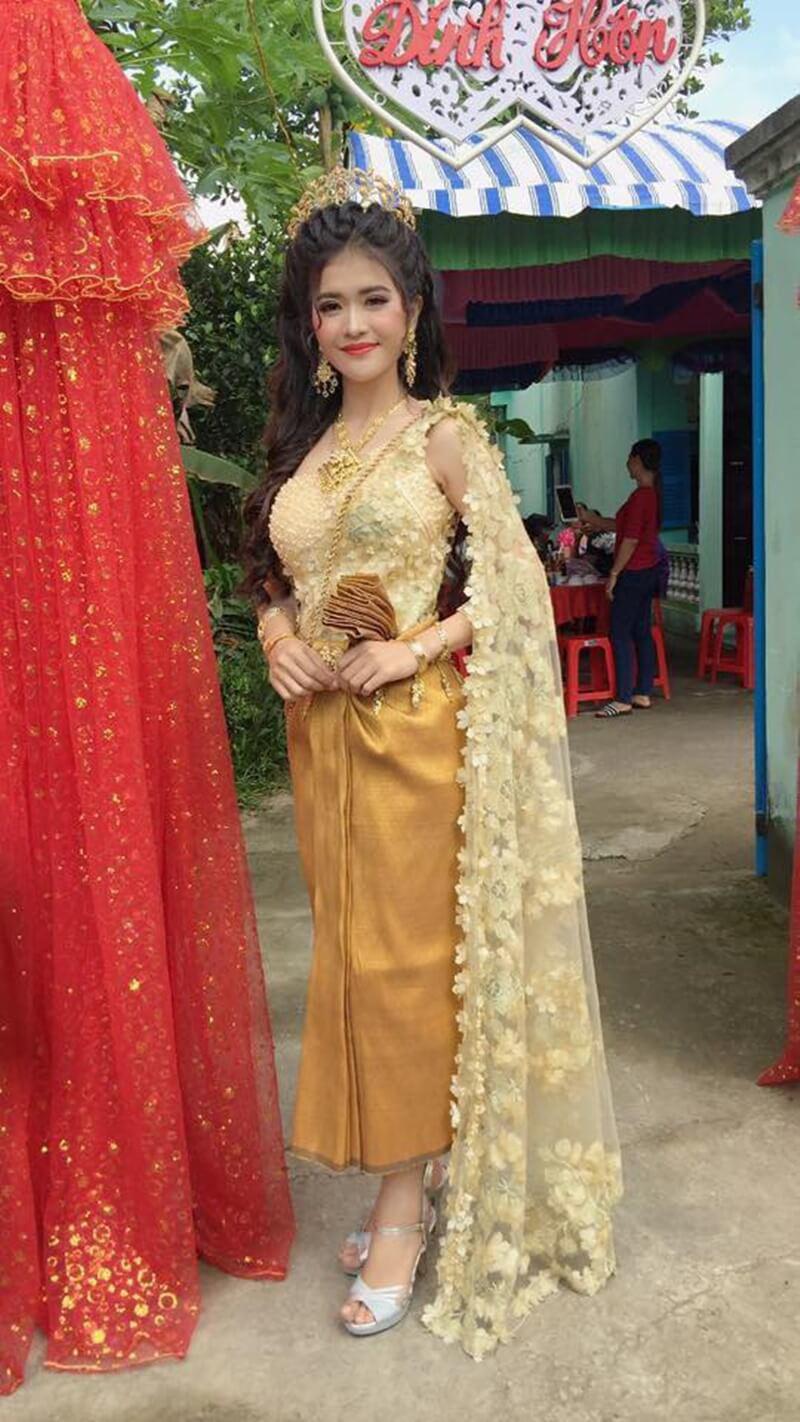 Cô dâu đeo vàng gãy cổ” nhưng mọi người lại chỉ khen chú rể tốt số” vì điểm này!-2