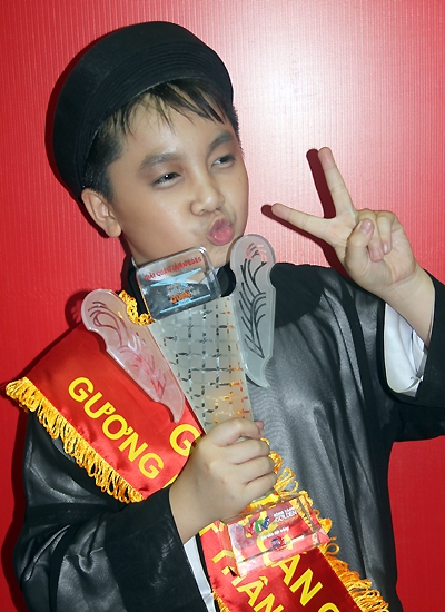 Câu chuyện 2 cậu con nuôi nổi tiếng của Hoài Linh: Nghe lời vẫn ở đỉnh vinh quang, bất phục rơi tận đáy vực thẳm-13