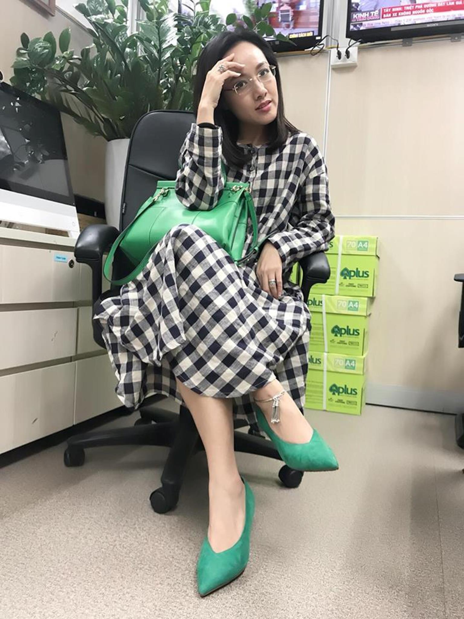 Loạt ảnh không có trên tivi của BTV Hoài Anh đốn tim người nhìn-9