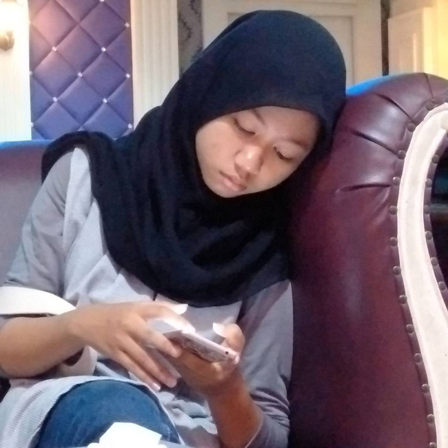 Bức hình ám ảnh gây xúc động mạnh trong tai nạn máy bay rơi ở Indonesia: Đôi vợ chồng nắm tay nhau đi đến thiên đường-5