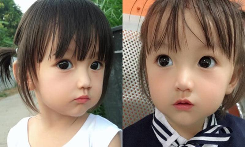 Dân mạng dậy sóng với bé gái có khuôn mặt búp bê sống, nhìn đến mẹ mới hiểu tại sao-1