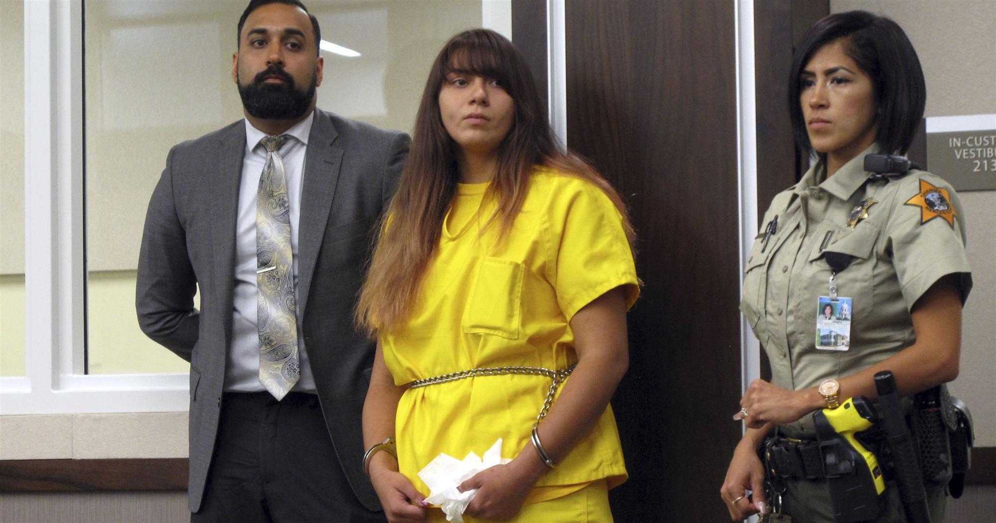 Sốc: Lái xe gây tai nạn, chị vẫn mải mê livestream cảnh em gái hấp hối-2