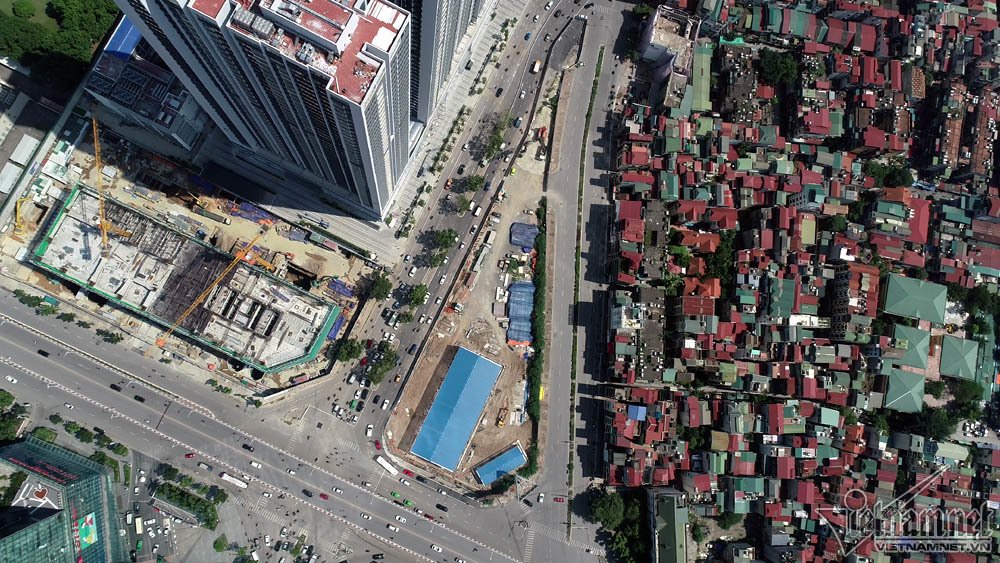 Ngày rối loạn phố Kim Mã: Xế hộp ngỡ ngàng, xe máy chen nhau hít khói-1