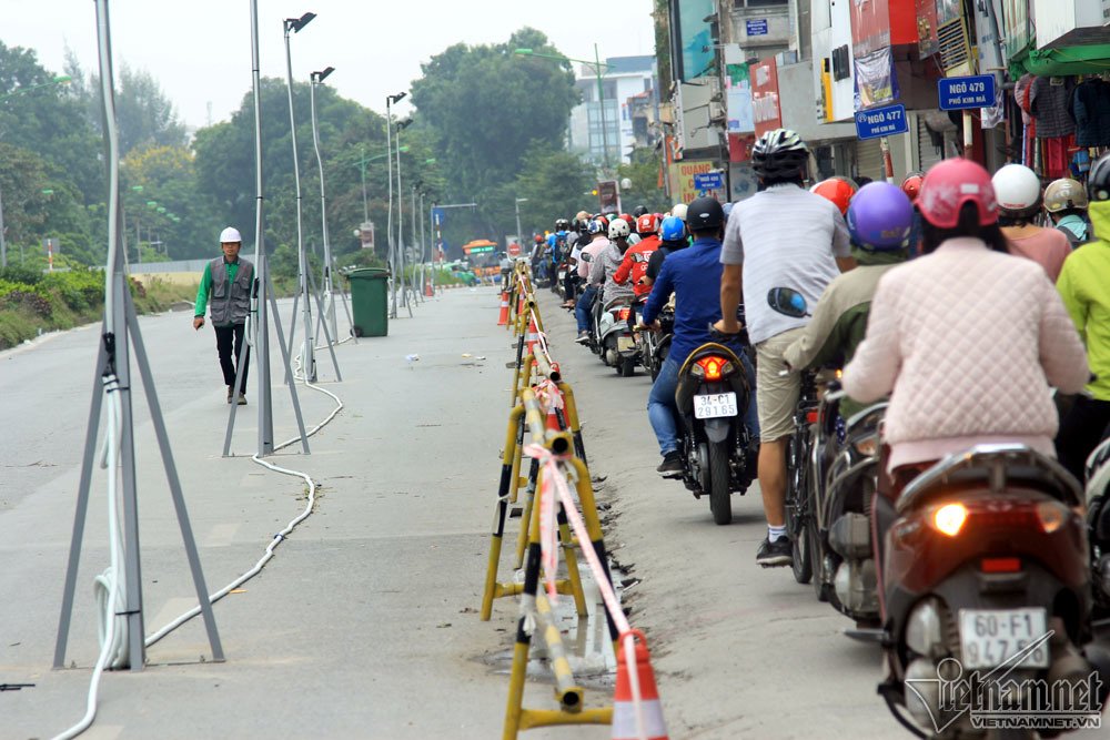 Ngày rối loạn phố Kim Mã: Xế hộp ngỡ ngàng, xe máy chen nhau hít khói-8
