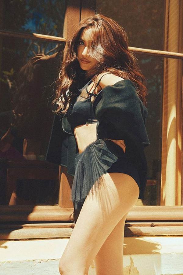 Bích Phương khoe thân hình gợi cảm, lấp ló vòng 1 quyến rũ-3