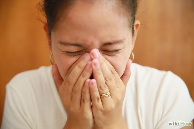 Người đàn ông 34 tuổi nhịn hắt hơi dẫn đến vỡ… cổ họng-3