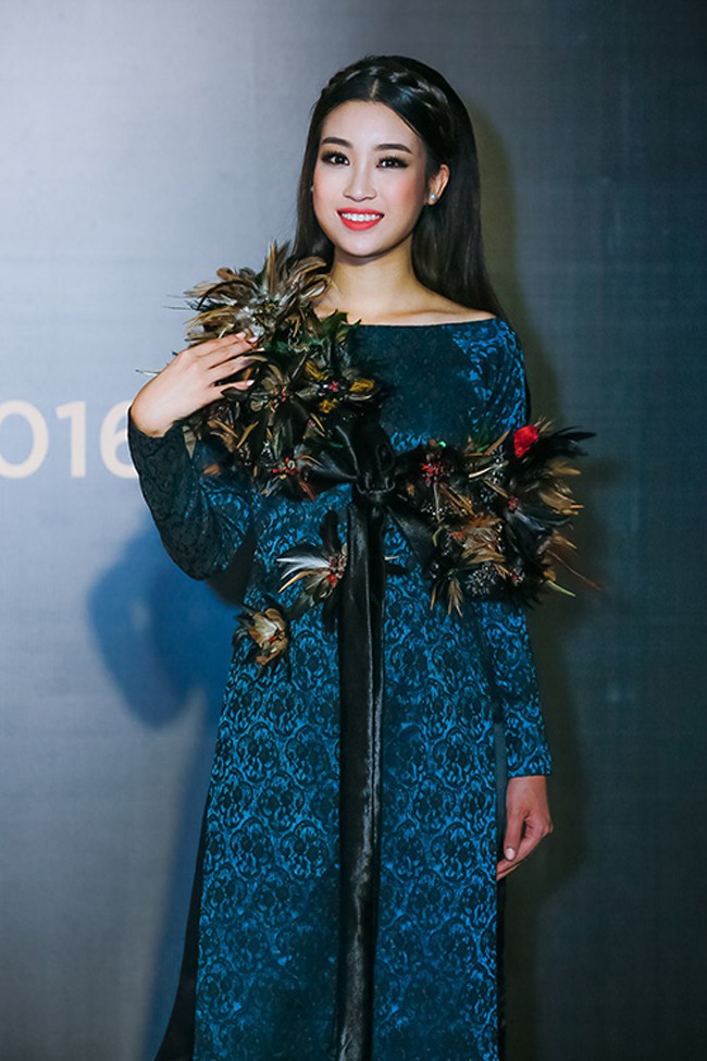 Bình thường lên đồ cũng xinh, mỗi tội cứ đến Fashion Week là Hoa Hậu Mỹ Linh lại mặc linh tinh vì ham... giật giũ-4