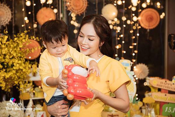 Một thời sống biệt thự triệu đô, Á hậu Điện Ảnh 1999 tay trắng làm mẹ đơn thân tuổi U40-8