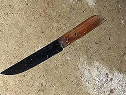Nam sinh lớp 12 đâm dao vào mặt bạn gái khi bị chia tay