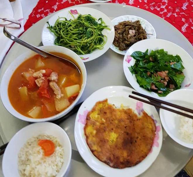 Lấy được giai tân, cô dâu 62 tuổi còn cưa đổ mẹ chồng nhờ những mâm cơm xuất sắc-6