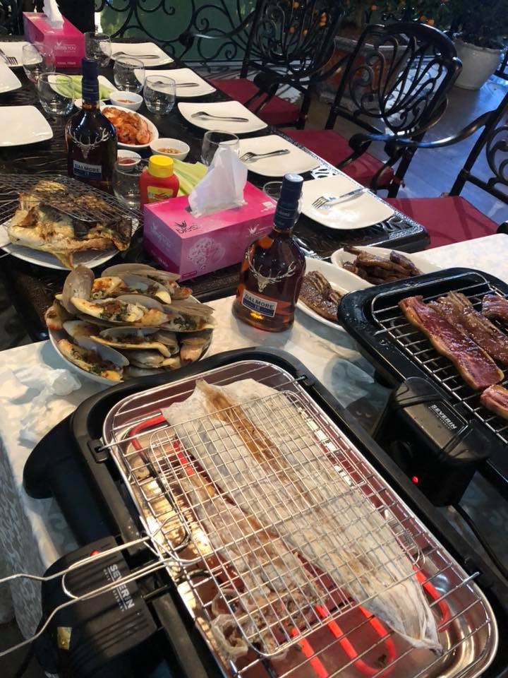 Vợ đại gia kim cương khoe clip mèo cưng ngộ nghĩnh, vô tình để lộ biệt thự đẹp như trong mơ-7