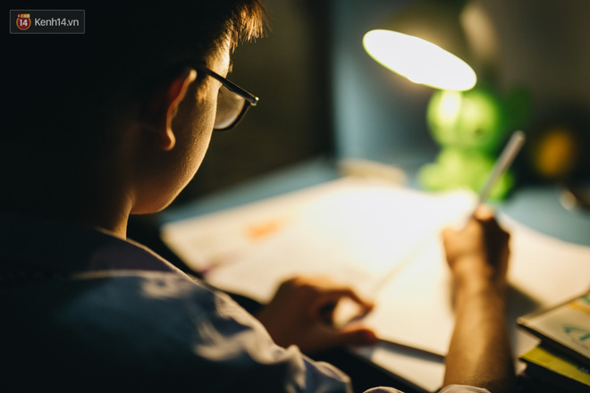 Cuộc sống của 2 đứa trẻ sau vụ cháy lớn ở Đê La Thành: Con chỉ biết pha sữa chứ không dám bế em, sợ em ngã-24