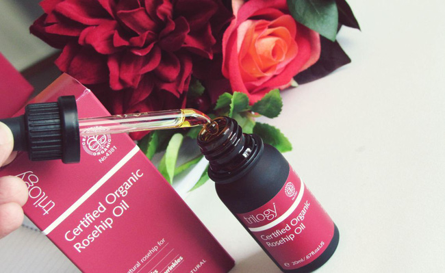 Công nương Kate chẳng bao giờ tiết lộ bí quyết dưỡng da nhưng stylist đã vô tình tiết lộ 5 sản phẩm cô sử dụng-6