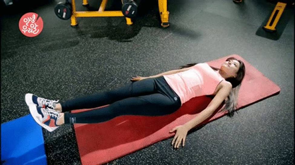 Mỹ nhân Hàn có thân hình quyến rũ tới mức phát khổ vì bị đàn ông theo đuổi-17