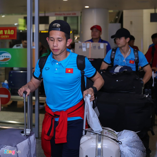 Công Phượng cười tươi trong ngày trở về sau chuyến tập huấn-3