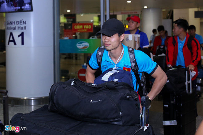 Công Phượng cười tươi trong ngày trở về sau chuyến tập huấn-4