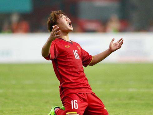 Hồng Duy buồn rầu, Văn Đức vào trong xe ô tô tâm sự trước khi Minh Vương rời đội tuyển Việt Nam-9