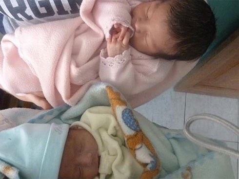 Vợ sinh đôi 2 con không giống nhau, chồng âm thầm đưa đi xét nghiệm rồi nín lặng