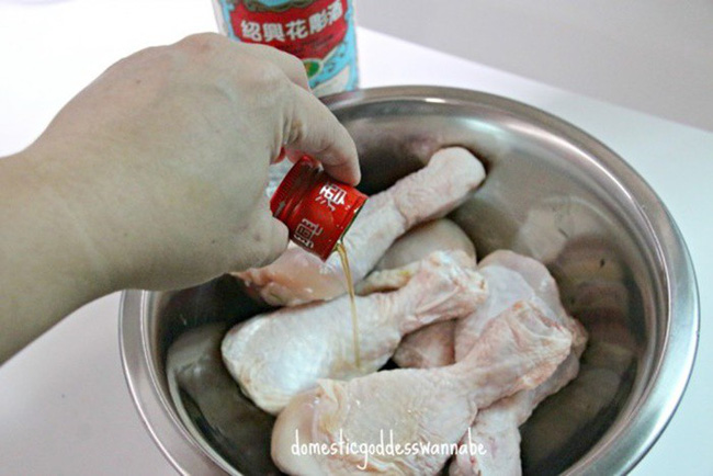 Cho cả đùi gà vào nồi cơm điện nấu một thể, tôi bị mẹ chồng mắng nhưng món ăn của tôi khiến bà kinh ngạc-1