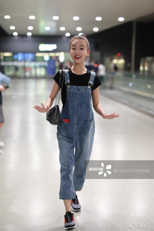 GIẬT MÌNH trước loạt ảnh mới nhất gầy như que củi của Ngụy Anh Lạc Ngô Cẩn Ngôn-7