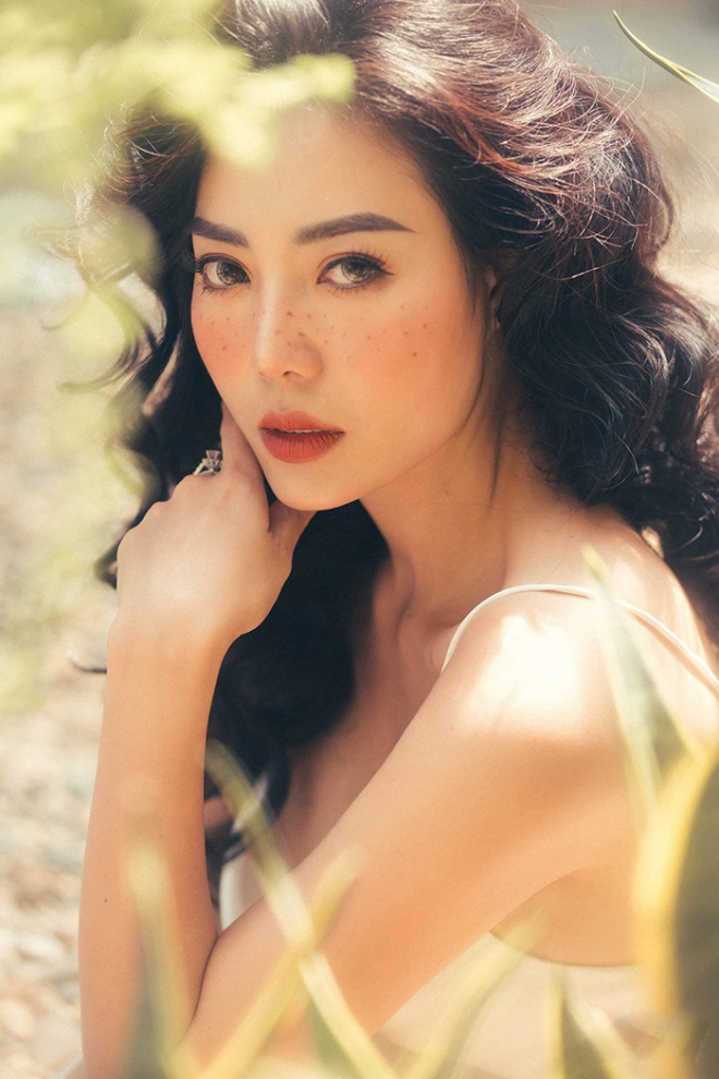 Diễn viên Thanh Hương quyến rũ với hot trend chụp ảnh mặt tàn nhang-2