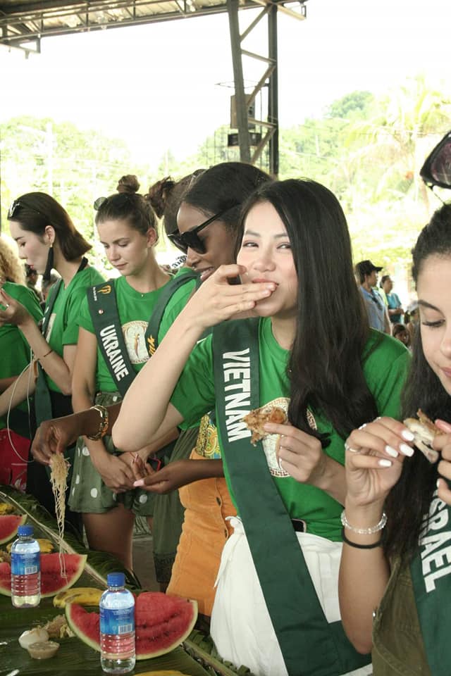 TIN ĐƯỢC KHÔNG: Thí sinh dự thi Hoa hậu Trái Đất mà ăn uống bốc tay phát gớm chẳng khác nào dân tị nạn-4