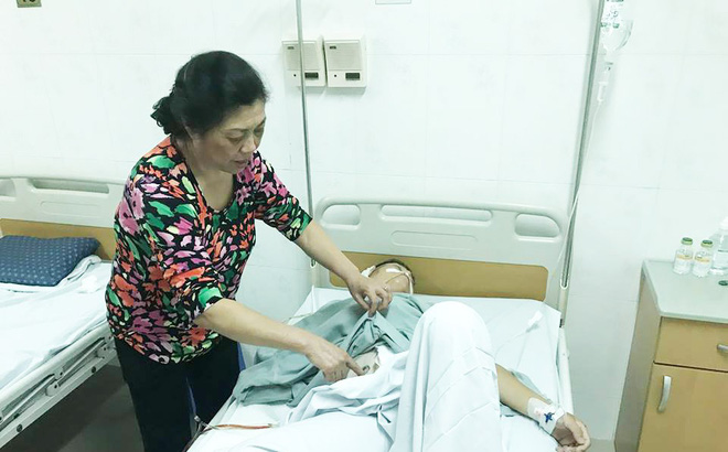 Mẹ của tài xế taxi bị người ngồi trong xe Mazda bắn: Nó cố tình giết con tôi-1