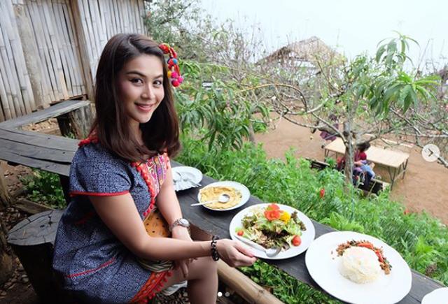 Á hậu Thái tử nạn cùng chủ tịch Leicester bị tố bán thân, bạn thân tiết lộ sự thật-7