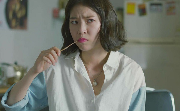 Vừa sáng sớm cô hàng xóm đã hùng hổ sang nhà mách tội chồng khiến vợ choáng váng kinh hoàng-1