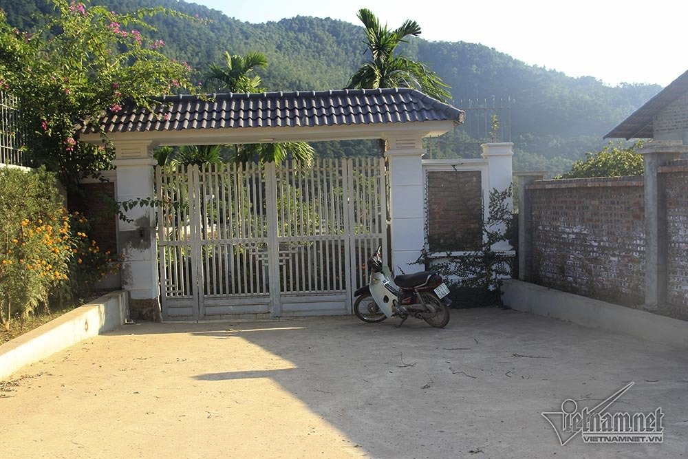 Bí ẩn những ngôi biệt thự trắng sâu trong rừng thông-15