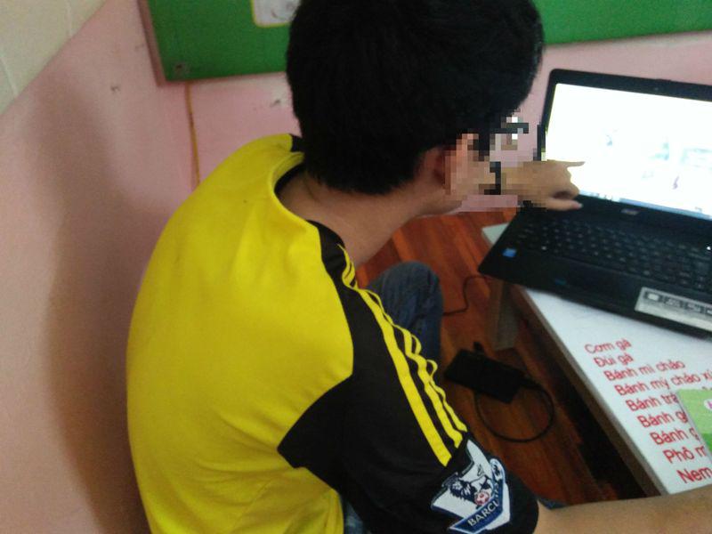 Chàng sinh viên 2 năm nhặt hơn 3.000 xác hài nhi: Có người nghĩ chúng tôi buôn ma túy-2